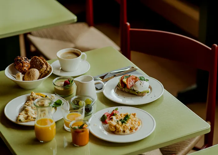 מלון Puro Stare 4*